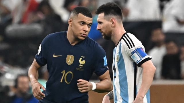 法国上半场零射门 梅西点球助阿根廷2比0领先