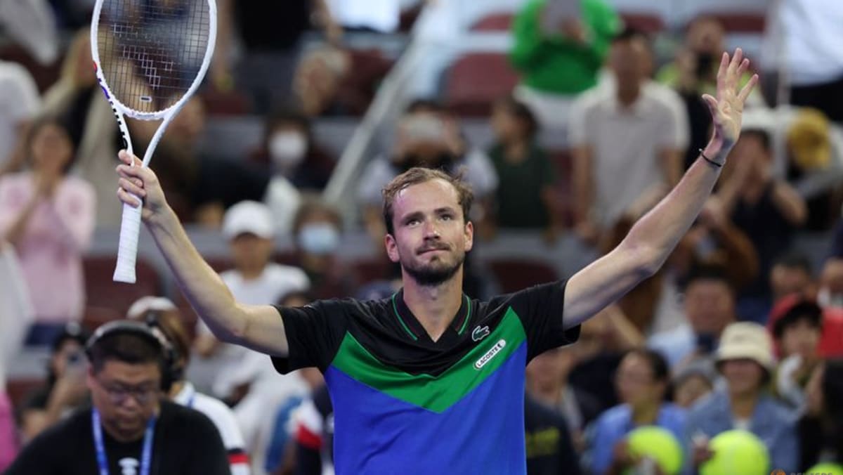 Sinner powers past Alcaraz to book Beijing final with Medvedev