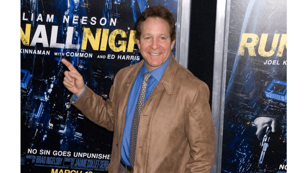 Steve Guttenberg marries 8 Days