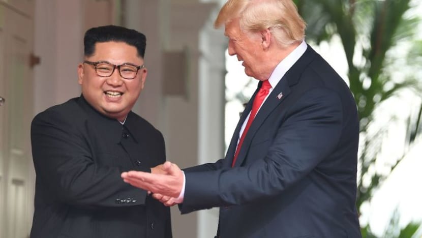 Trump berunding dengan Kim Jong Un dalam sidang bersejarah di S’pura