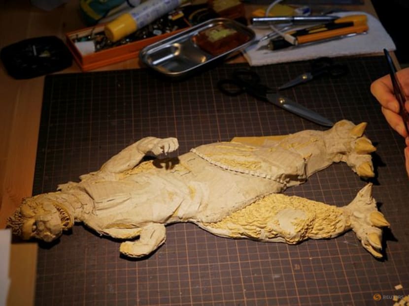 Thinking out of the box: Japanese artist makes life-like cardboard sculptures 