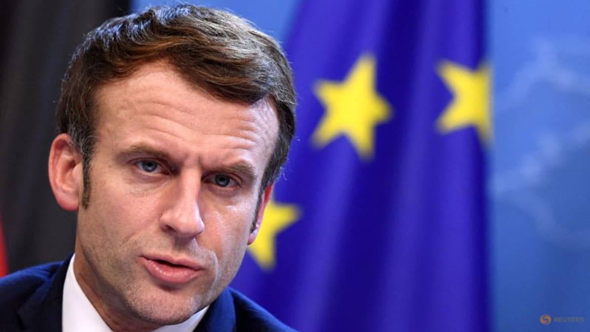 Bahasa blak-blakan Macron tentang COVID-19 Prancis yang tidak divaksinasi menyebabkan kehebohan