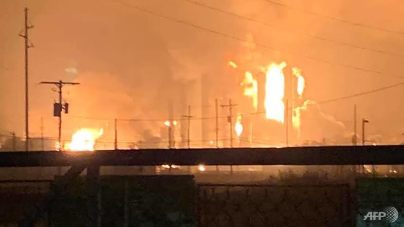 Large explosion rocks Texas chemical plant Large explosion rocks Texas chemical plant