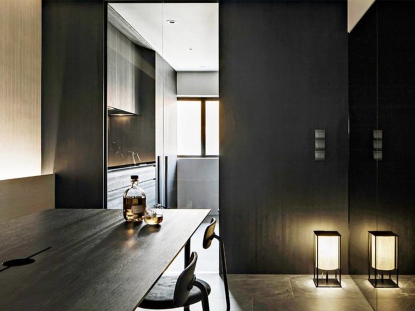Turning a 650 sq-ft HDB flat into a spacious, streamlined home with a glass 'foyer' Turning a 650 sq-ft HDB flat into a spacious, streamlined home with a glass 'foyer'