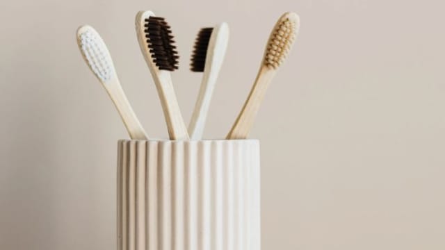 你多久换一次牙刷？4情况让你每天吞细菌！