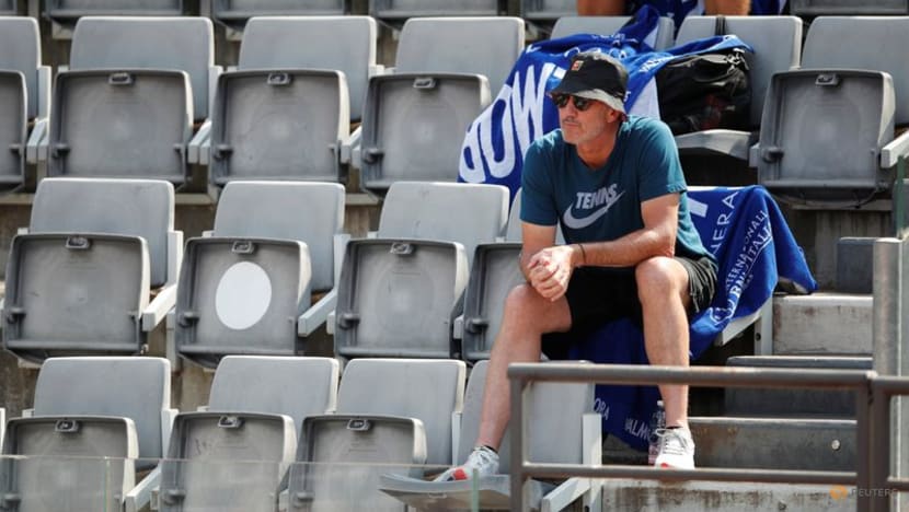 Tennis-Former coach defends Halep over failed drugs test Tennis-Former coach defends Halep over failed drugs test