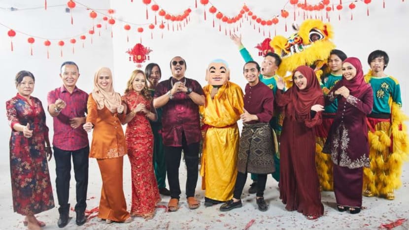 Lagu Tahun Baru Cina ini dinyanyikan dalam Bahasa Melayu,  papar perpaduan budaya