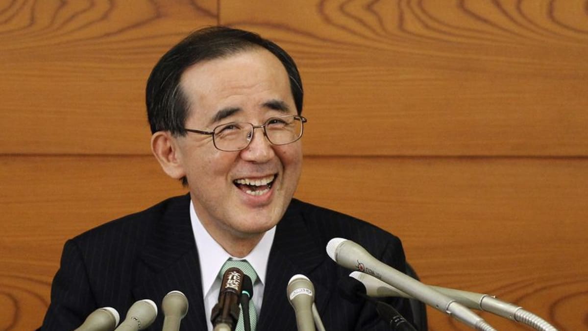 Mantan pemerintahan BOJ Shirakawa mendesak pemeriksaan ulang kerangka moneter dan target inflasi