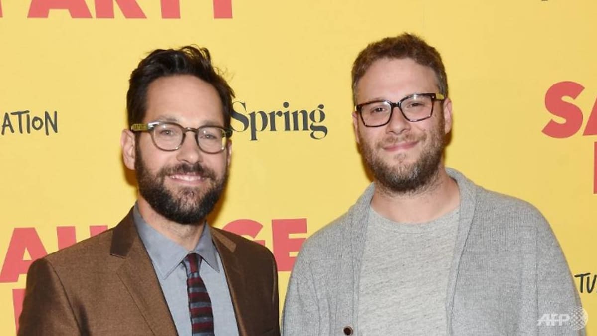 ant-man-actor-paul-rudd-tries-to-prank-seth-rogen-ends-up-giving-him-a-massage