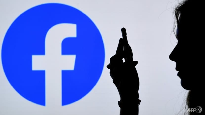 How Facebook algorithms can fight over your feed How Facebook algorithms can fight over your feed