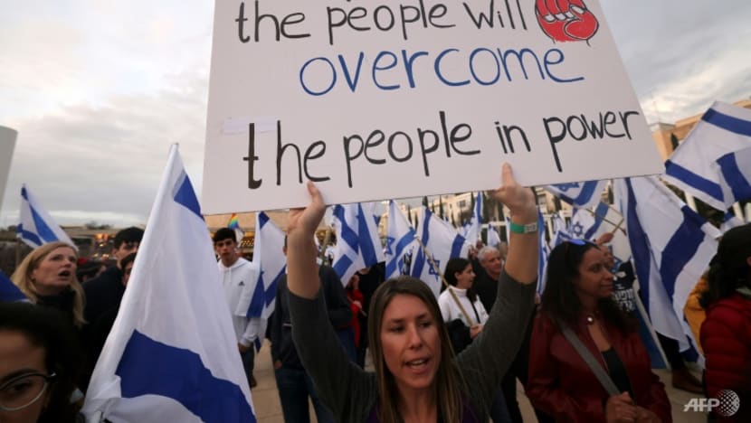 Israelis protest ahead of crunch week for justice reforms