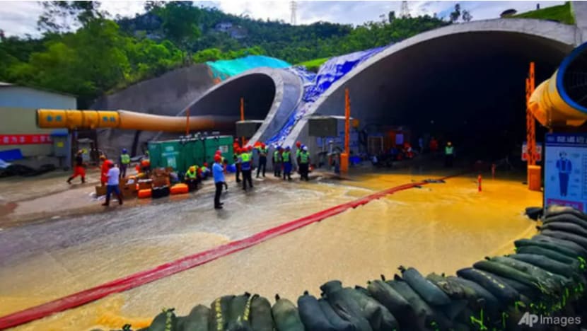 Semua 14 pekerja yang hilang dalam banjir terowong di China disahkan mati