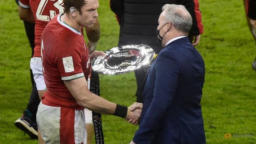Wales skipper Jones to decide future after Six Nations, says Ospreys coach Wales skipper Jones to decide future after Six Nations, says Ospreys coach