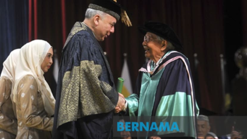 Usia 81 tahun tidak halang Daim capai cita-cita genggam PhD