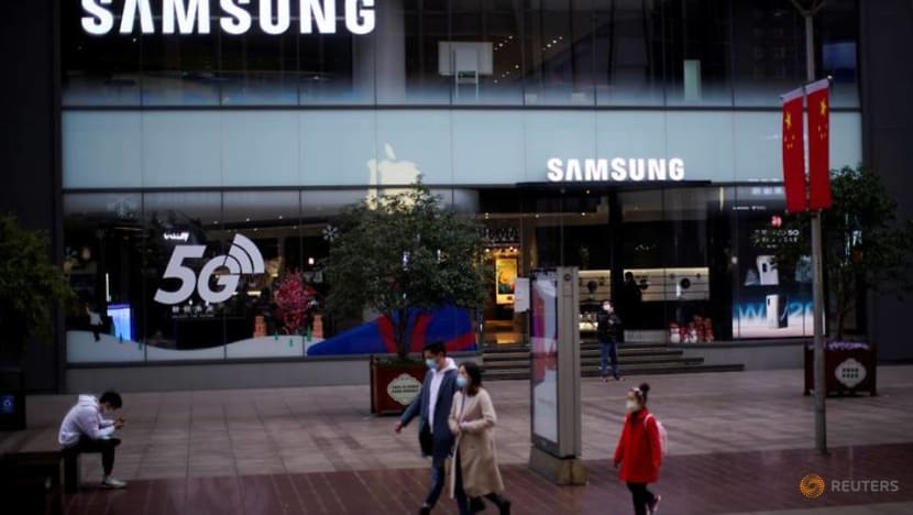 Samsung launches pricey new Note as pandemic shrinks smartphone market