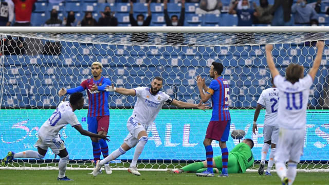 西班牙超级杯：皇马击败巴塞晋级决赛