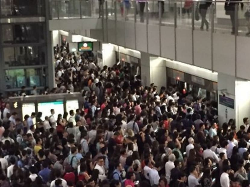 Crowds seen at the Serangoon MRT station this morning (March 3). Photo: Channel NewsAsia