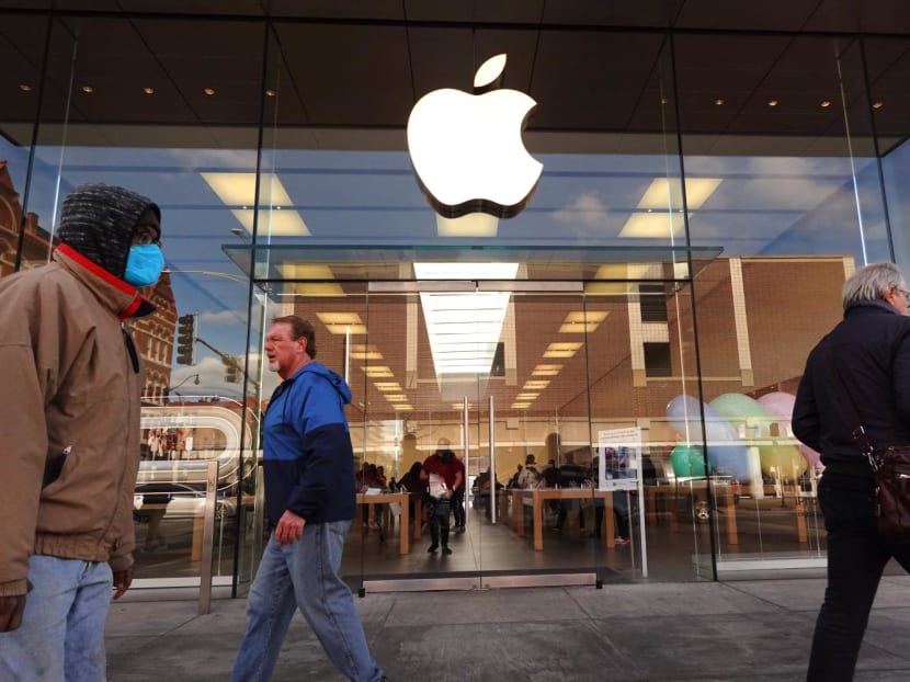 Apple lays off more than 600 staff TODAY