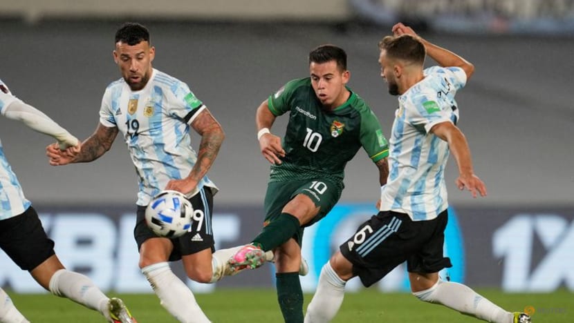 Football:
Messi overtakes Pele with hat-trick as Argentina beat Bolivia Football:
Messi overtakes Pele with hat-trick as Argentina beat Bolivia