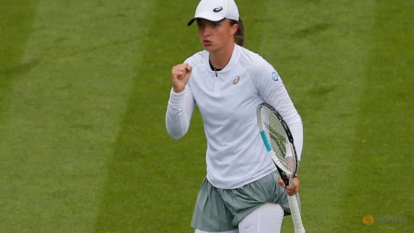 Tennis-Inexperienced Swiatek glad to fly under radar at Wimbledon Tennis-Inexperienced Swiatek glad to fly under radar at Wimbledon