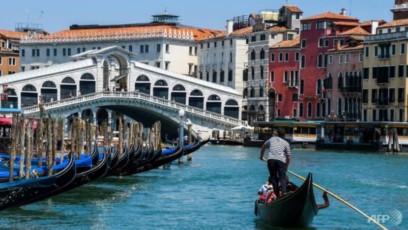 Tourists return to Venice as city looks ahead Tourists return to Venice as city looks ahead