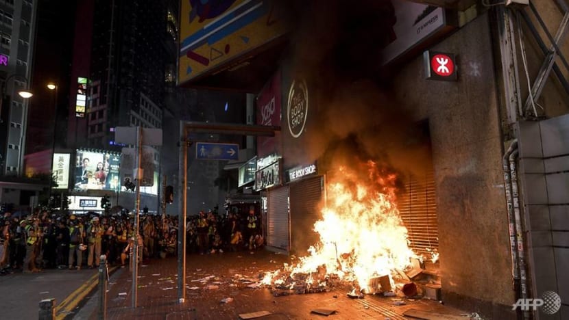 Entire rail network suspended as violence escalates in Hong Kong after face mask ban Entire rail network suspended as violence escalates in Hong Kong after face mask ban