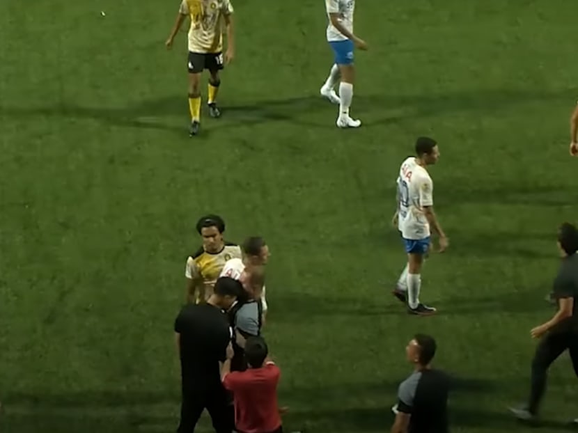 Screengrab from the Singapore Premier League's official match highlights showing the altercation between Sailors head coach Kim Do Hoon and Rovers assistant coach Mustafic Fahrudin.