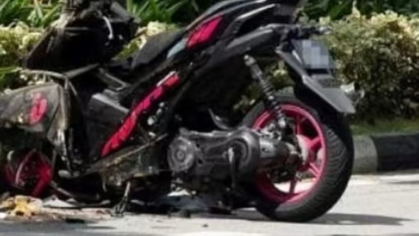 Penunggang motosikal, 26 tahun, maut dalam kemalangan dengan lori dan bas di Bugis Penunggang motosikal, 26 tahun, maut dalam kemalangan dengan lori dan bas di Bugis