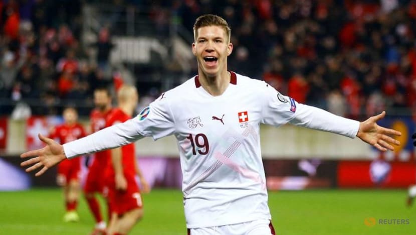 Football: Rangers sign Swiss striker Itten on four-year deal
