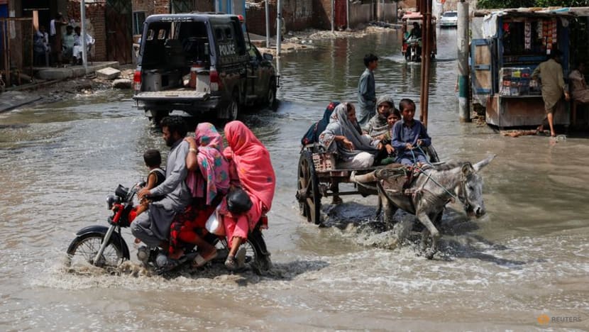 2022 08 31t200652z 1 lynxmpei7u10e rtroptp 3 pakistan weather floods jacobabad