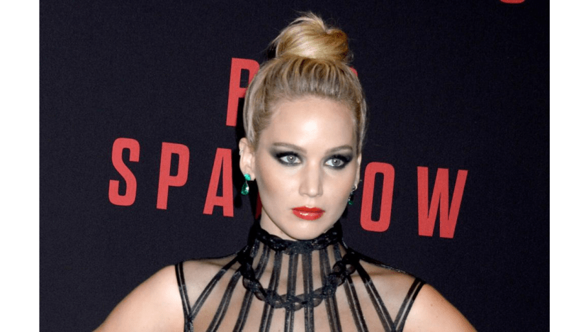 Jennifer Lawrence admits engagement was 'easy decision' Jennifer Lawrence admits engagement was 'easy decision'