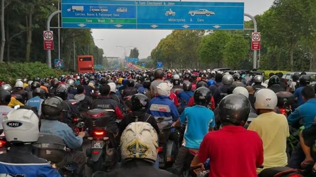 【国会】政府拟修公路交通法 骑士须确保乘客戴头盔