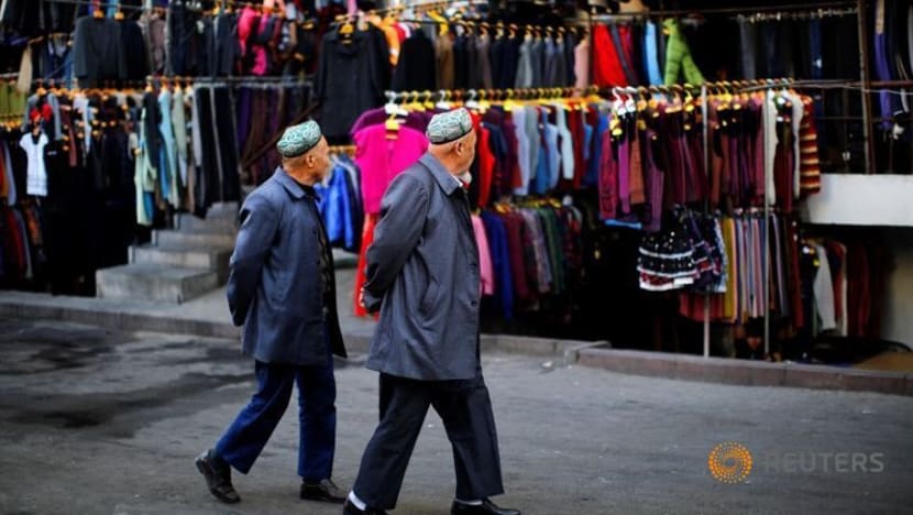 Penindasan guna teknologi elektronik di Xinjiang: Kumpulan hak asasi