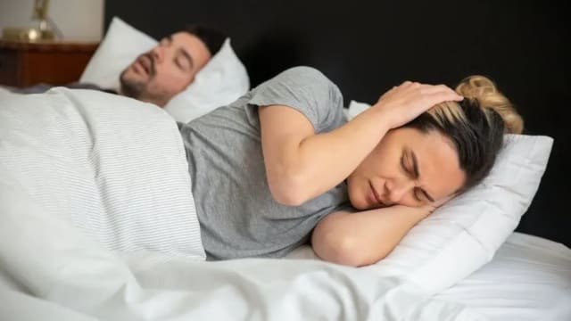 45%成年人偶尔会打鼾　小心引发阻塞性睡眠呼吸暂停症