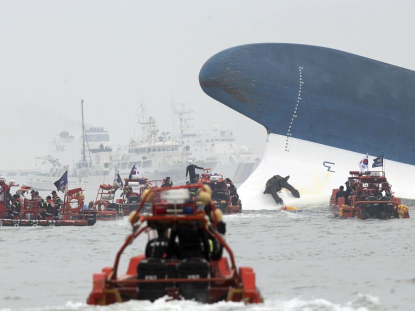 Gallery: 292 missing 3 dead in S Korea ferry disaster