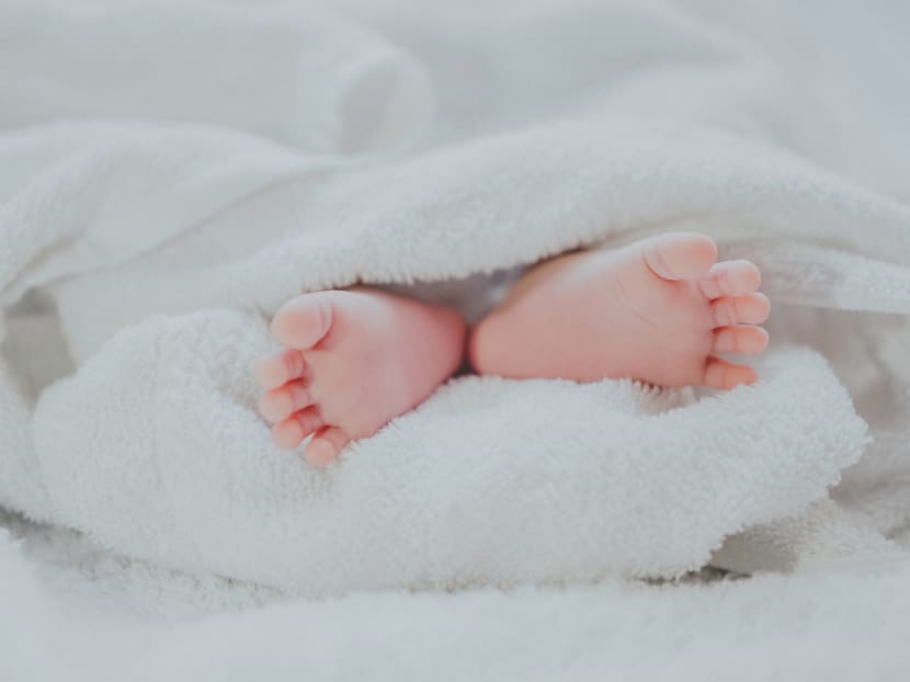 Open verdict in death of baby found not breathing on mattress, coroner flags safe sleeping practices