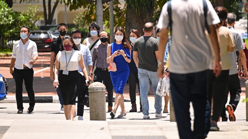 Unvaccinated 62-year-old man dies of COVID-19 complications; 450 new locally transmitted infections in Singapore Unvaccinated 62-year-old man dies of COVID-19 complications; 450 new locally transmitted infections in Singapore