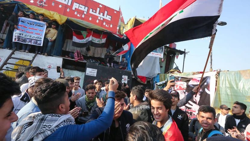 Thousands protest in Iraq as deadline for new PM looms Thousands protest in Iraq as deadline for new PM looms