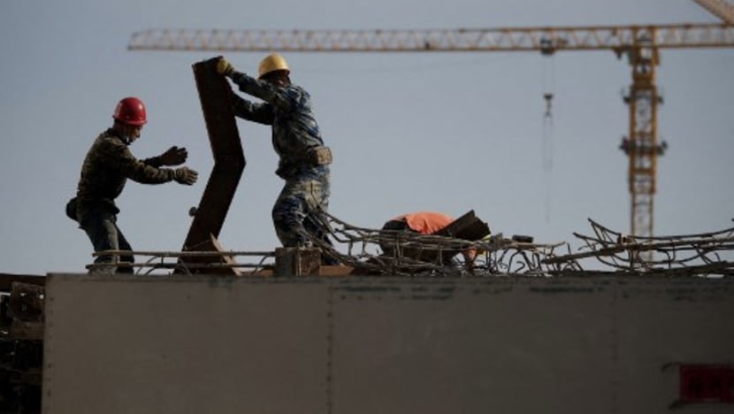 Chinese developers' debt woes worsen as sales, yuan weaken Chinese developers' debt woes worsen as sales, yuan weaken