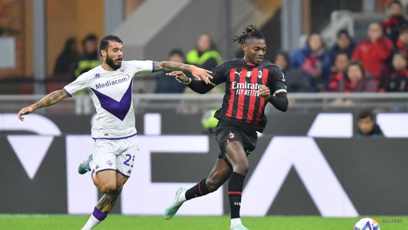 Late own goal hands Milan 2-1 win over Fiorentina Late own goal hands Milan 2-1 win over Fiorentina