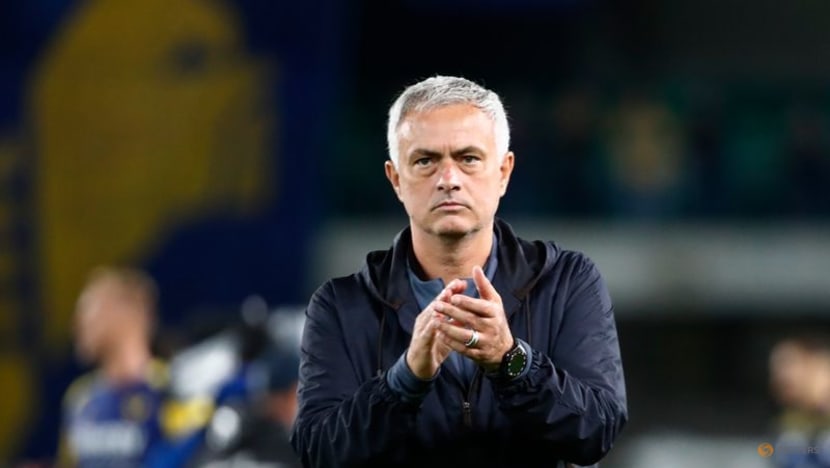 Football:
Mourinho suffers first defeat as Roma boss at Verona Football:
Mourinho suffers first defeat as Roma boss at Verona