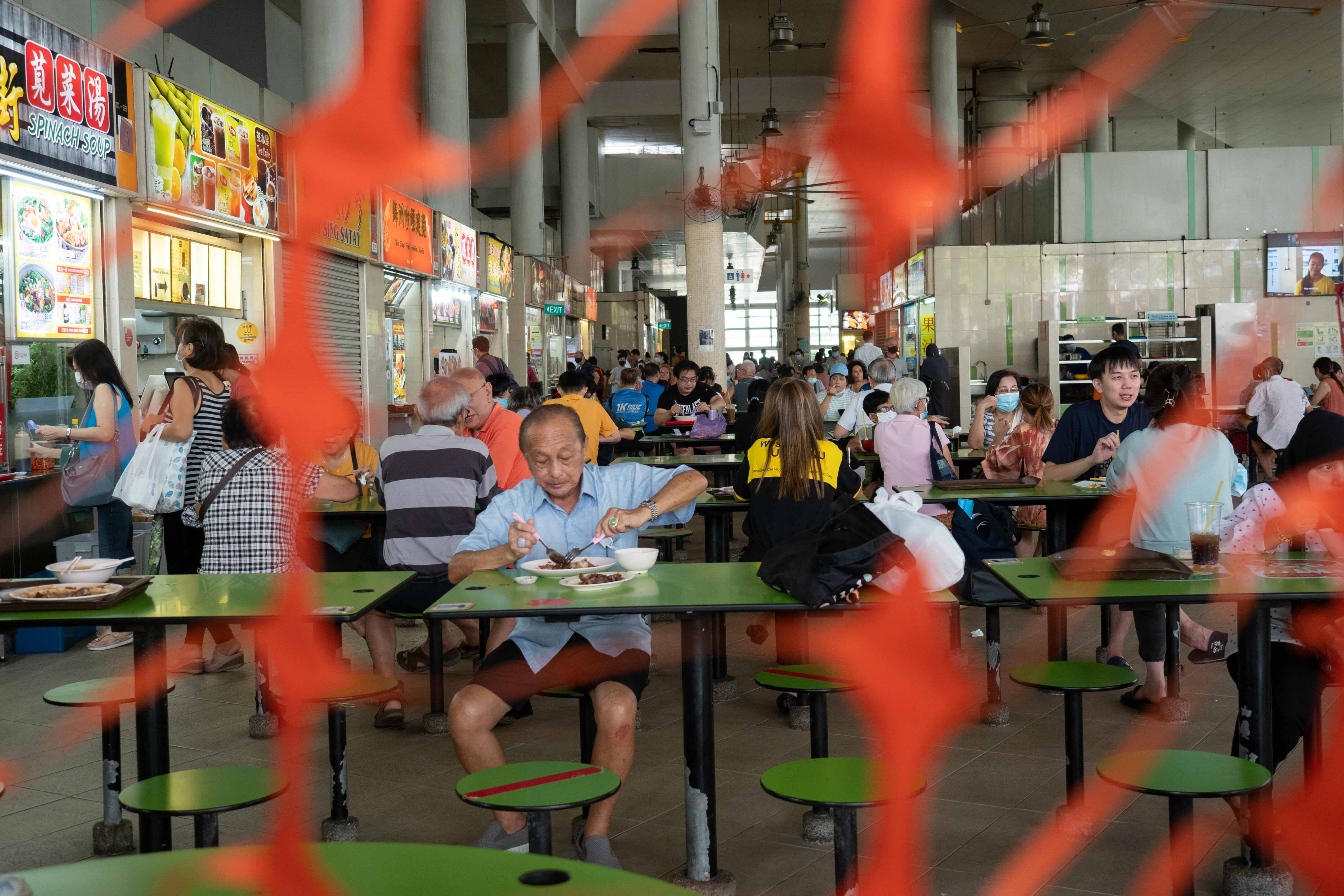 6 non-fully vaccinated people found dining at hawker centres since Covid-19 restrictions eased: MSE