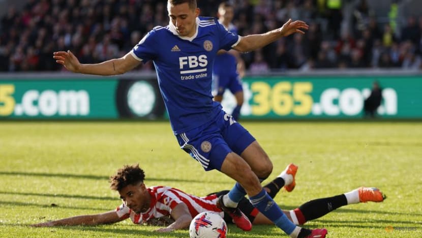 Barnes earns Leicester point at Brentford