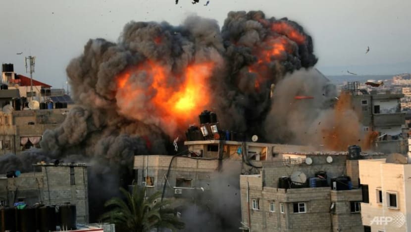 Netanyahu, Gaza militants fight on as Biden urges 'de-escalation' Netanyahu, Gaza militants fight on as Biden urges 'de-escalation'