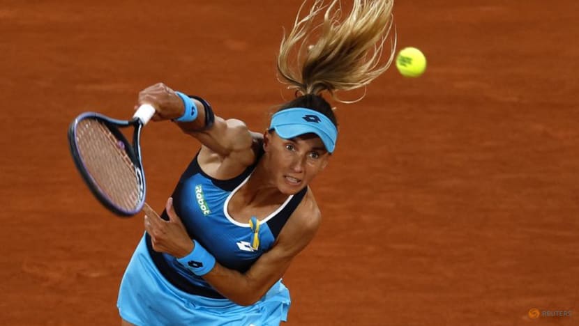 Swiatek extends unbeaten streak to 29 in easy Paris opener Swiatek extends unbeaten streak to 29 in easy Paris opener