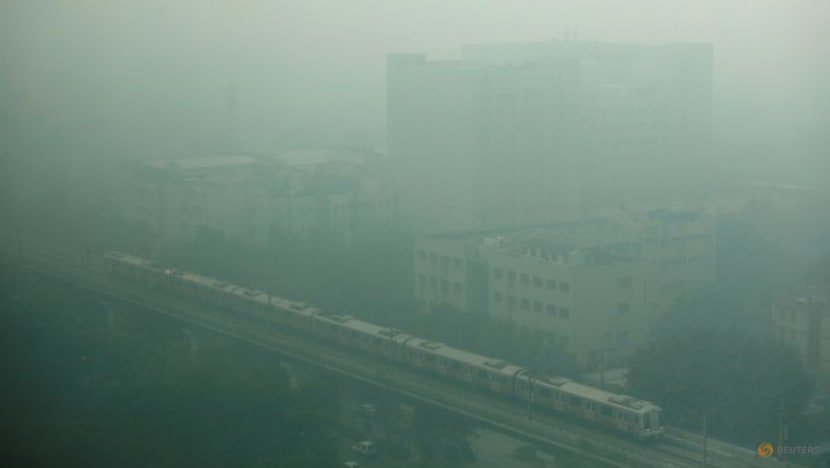 Thick, toxic smog over Indian capital as temperatures, wind speed drop Thick, toxic smog over Indian capital as temperatures, wind speed drop