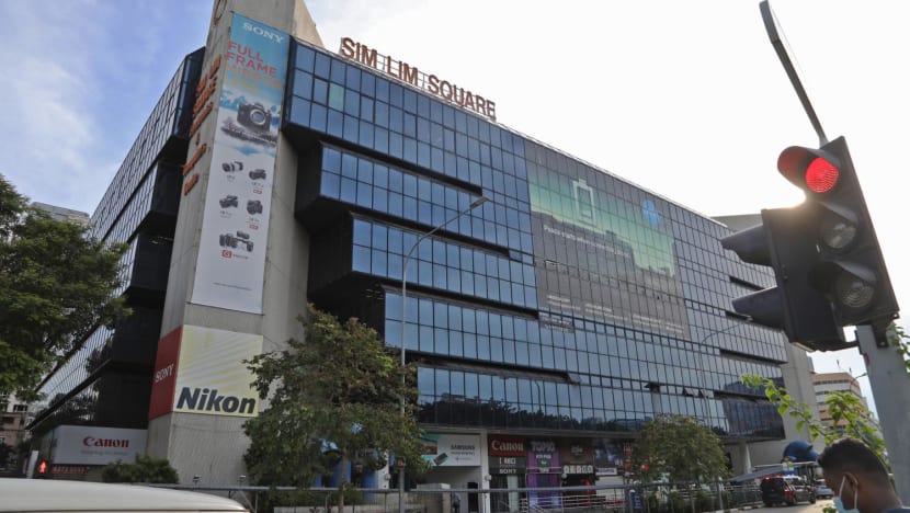 20200722 raj sim lim square1