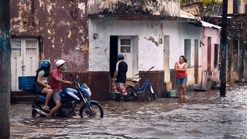 Hurricane Delta lashes Mexico's Yucatan, then heads for US
