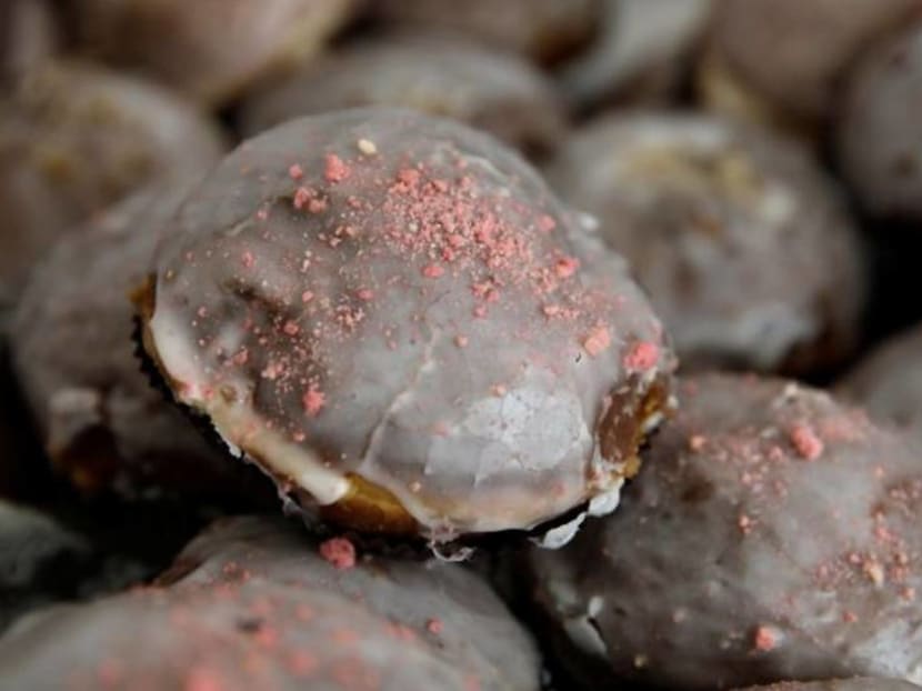 Doughnut-loving Poles cram in calories as Fat Thursday lifts pandemic gloom Doughnut-loving Poles cram in calories as Fat Thursday lifts pandemic gloom