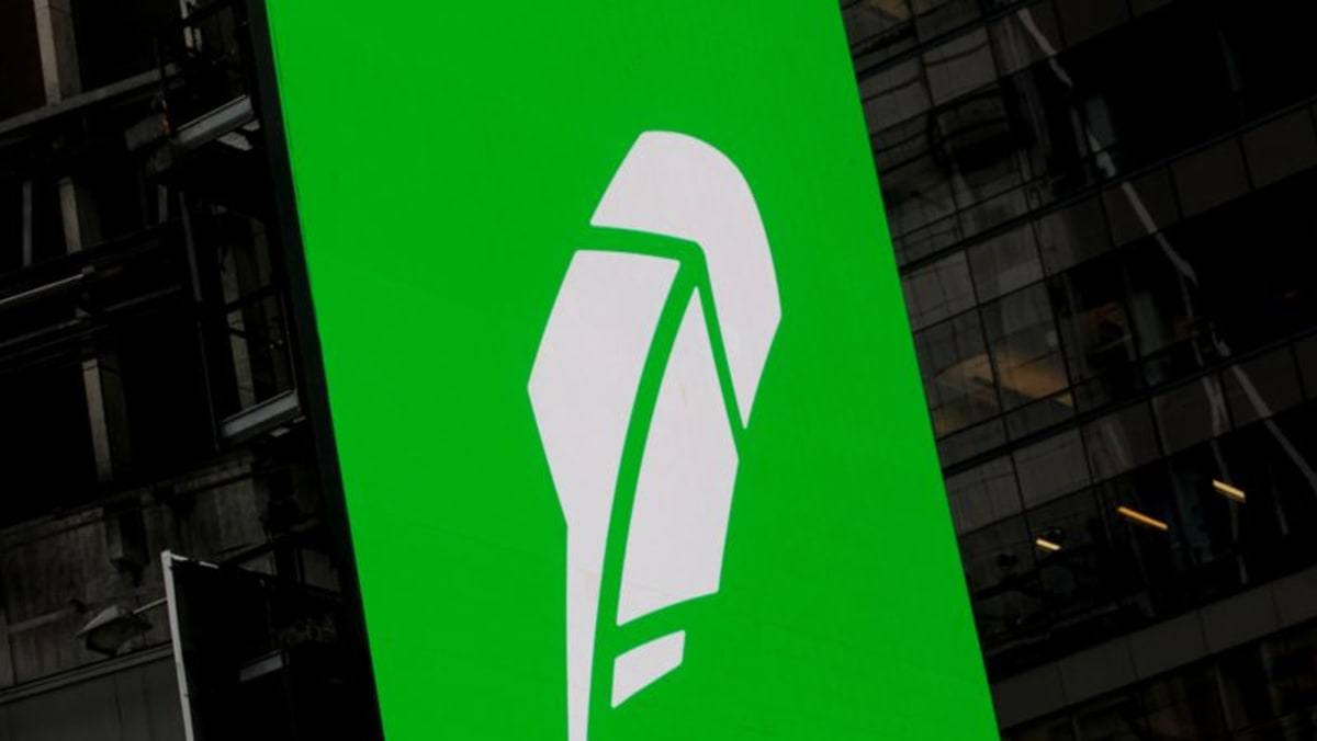 Robinhood jumps in extended trade after rev beat, 24-hour trading announcement